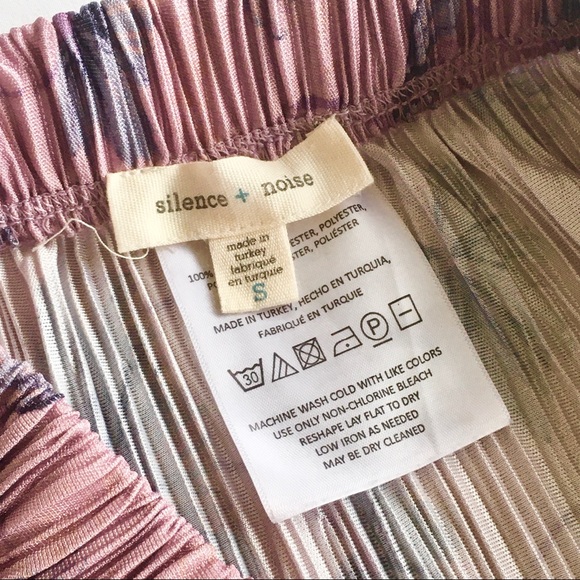 Urban Outfitters Floral Pleated Skirt - Picture 5 of 6